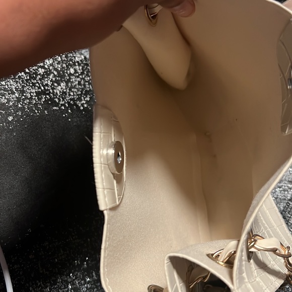 cream purse - Picture 2 of 2